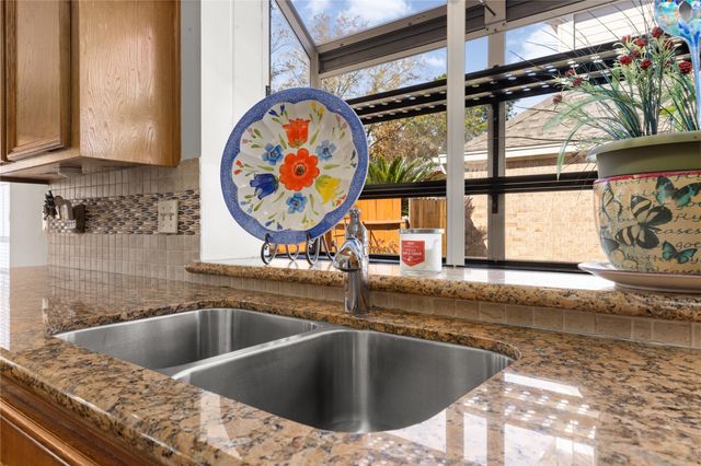 3203 Manor Grove Drive, Houston, TX 77345