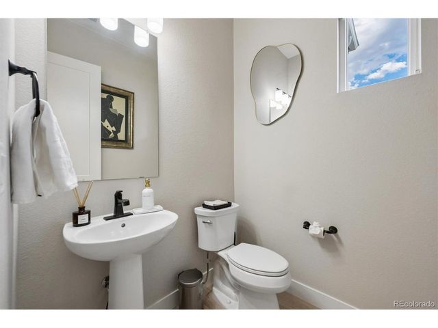 888 S Valentia St 19-104, Denver, CO 80247