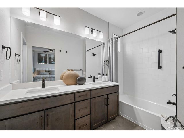 888 S Valentia St 19-104, Denver, CO 80247