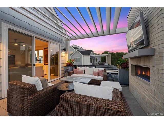 888 S Valentia St 19-104, Denver, CO 80247