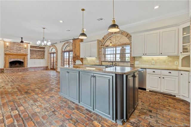 4329 Edgewater Drive, Lake Charles, LA 70605