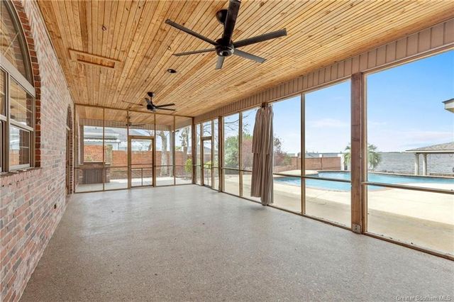 4329 Edgewater Drive, Lake Charles, LA 70605