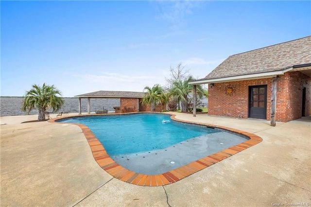 4329 Edgewater Drive, Lake Charles, LA 70605
