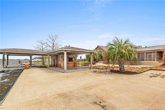 4329 Edgewater Drive, Lake Charles, LA 70605