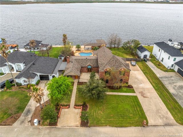 4329 Edgewater Drive, Lake Charles, LA 70605