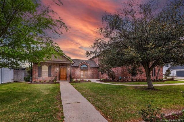 4329 Edgewater Drive, Lake Charles, LA 70605
