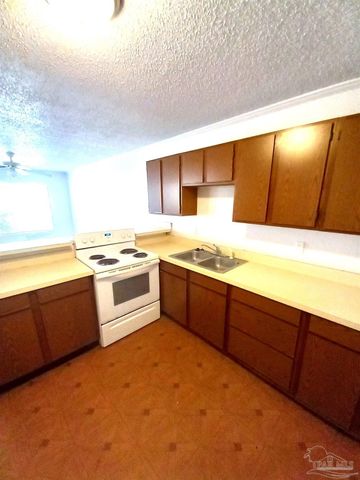 419 N Wentworth St, Pensacola, FL 32505