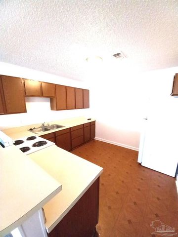 419 N Wentworth St, Pensacola, FL 32505