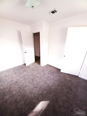 419 N Wentworth St, Pensacola, FL 32505