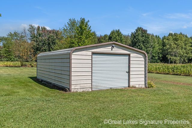 16856 Stanton Road, Pierson, MI 49339