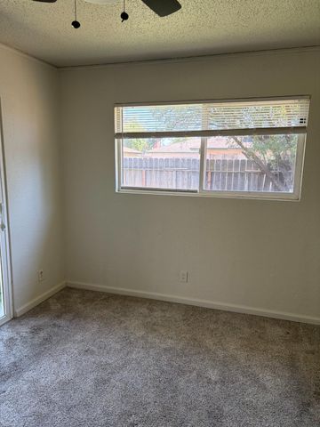 822 W Alamos, Clovis, CA 93612