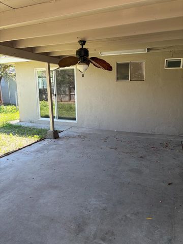 822 W Alamos, Clovis, CA 93612