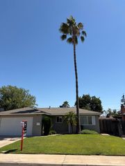 822 W Alamos, Clovis, CA 93612
