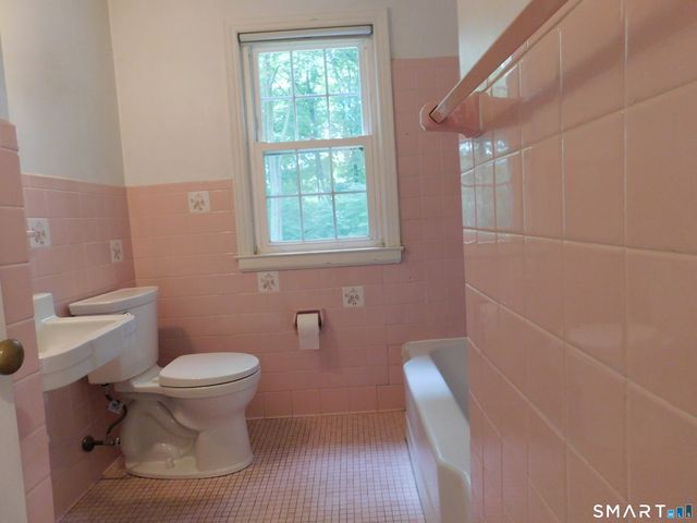 3 Pleasant Drive, Hamden, CT 06514