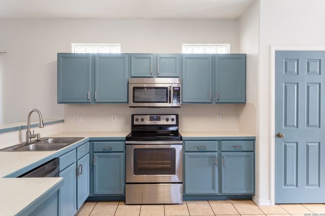 2621 DEER STAND LOOP, San Marcos, TX 78666