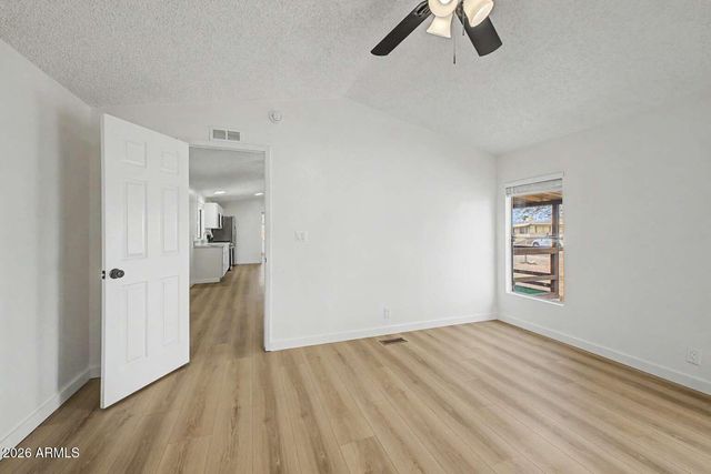 16040 N 66TH Avenue, Glendale, AZ 85306