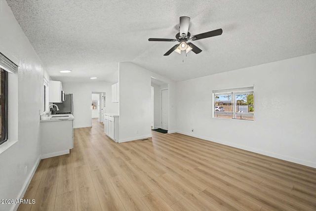 16040 N 66TH Avenue, Glendale, AZ 85306