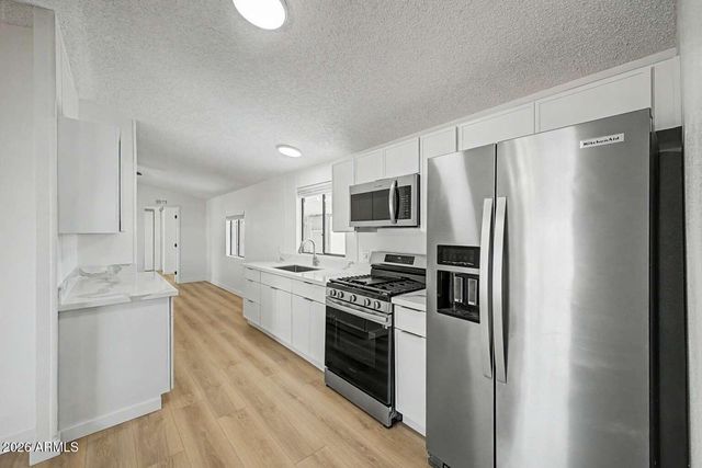 16040 N 66TH Avenue, Glendale, AZ 85306