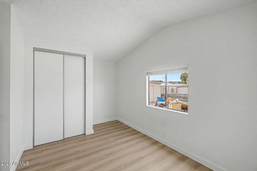 Image 16 of property listing at 16040 N 66TH Avenue, Glendale, AZ 85306