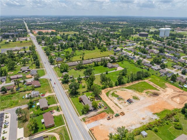 1624 S Dixieland Road, Rogers, AR 72756