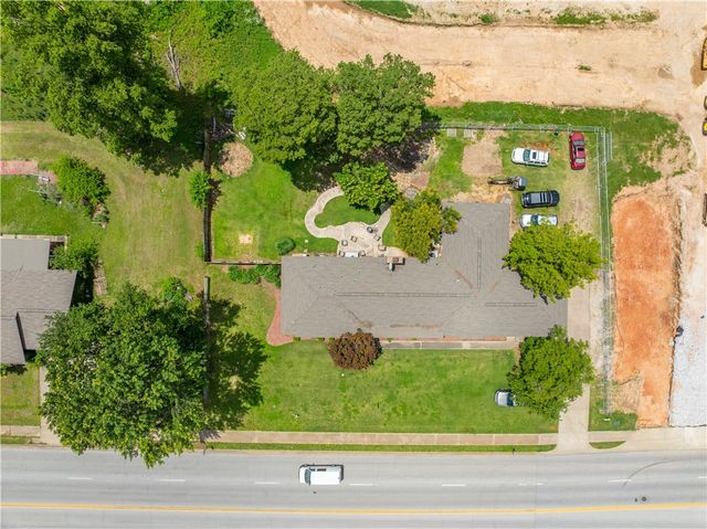 1624 S Dixieland Road, Rogers, AR 72756