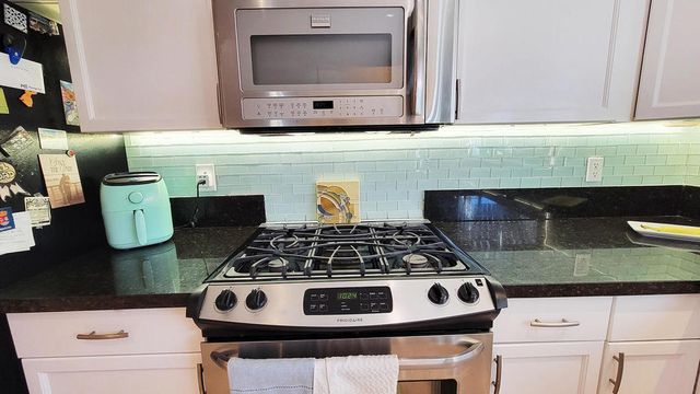 27205 Hombria Drive, Cathedral City, CA 92234