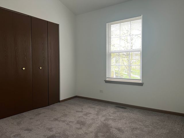 295 Holiday Lane 295, Hainesville, IL 60073