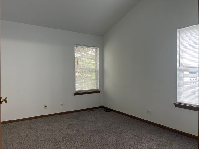 295 Holiday Lane 295, Hainesville, IL 60073