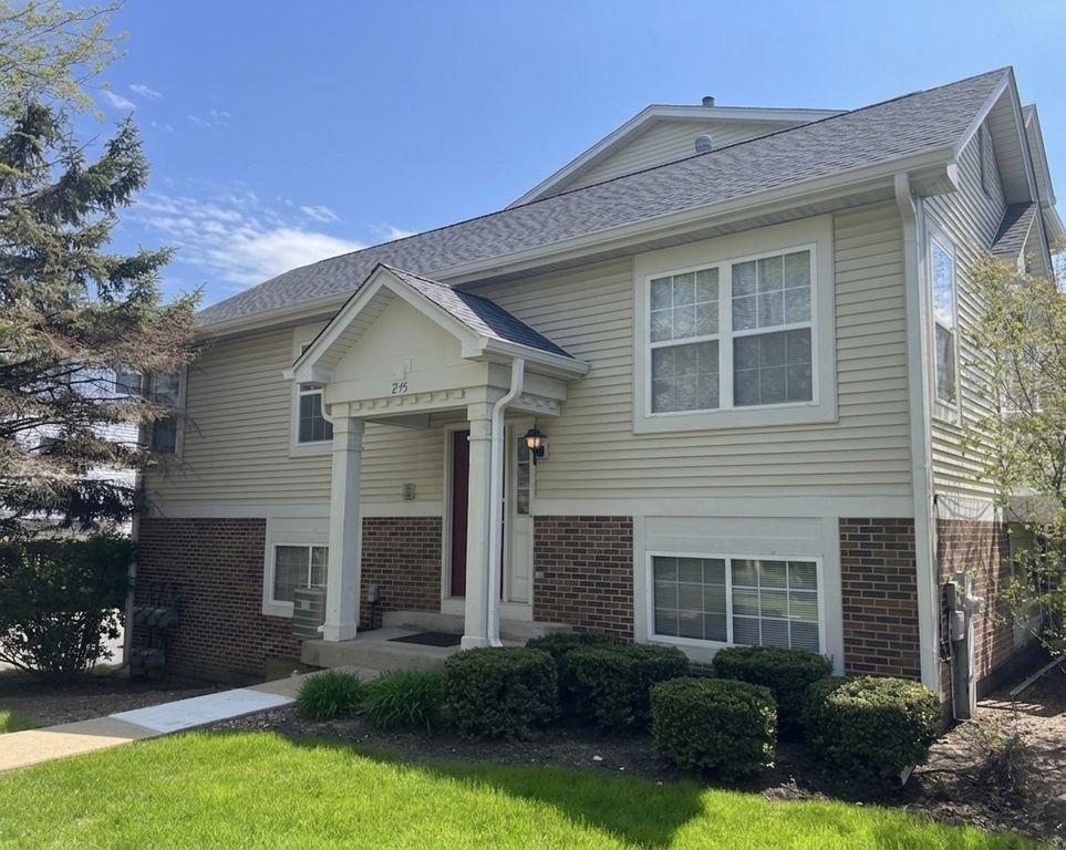 295 Holiday Lane 295, Hainesville, IL 60073