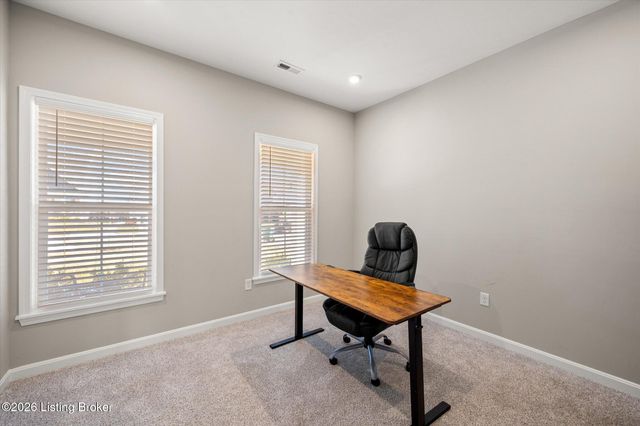 11118 Compass Ave, Louisville, KY 40229