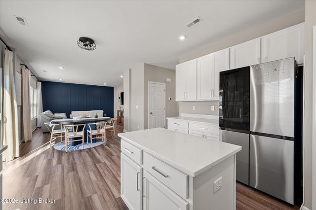 11118 Compass Ave, Louisville, KY 40229