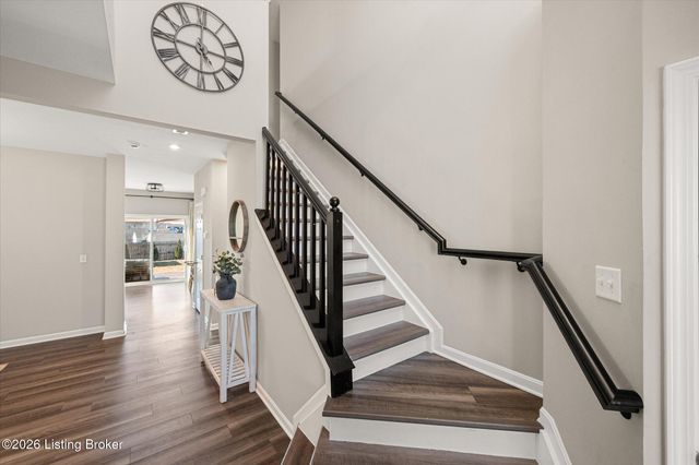 11118 Compass Ave, Louisville, KY 40229