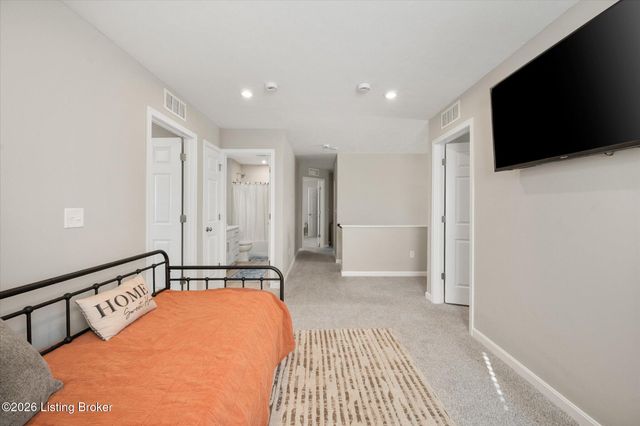 11118 Compass Ave, Louisville, KY 40229