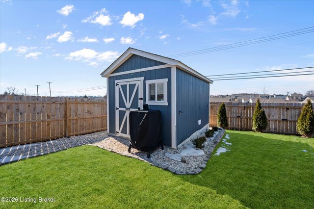 11118 Compass Ave, Louisville, KY 40229