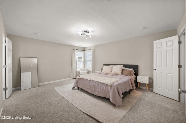 11118 Compass Ave, Louisville, KY 40229