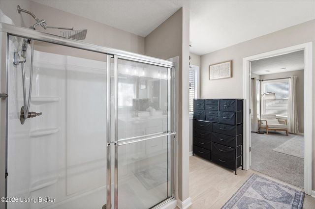 11118 Compass Ave, Louisville, KY 40229