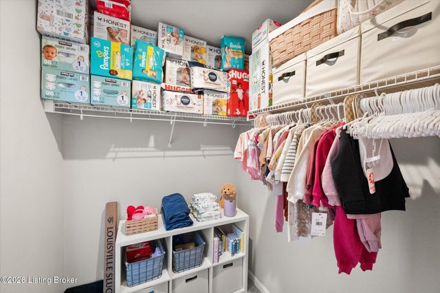 11118 Compass Ave, Louisville, KY 40229