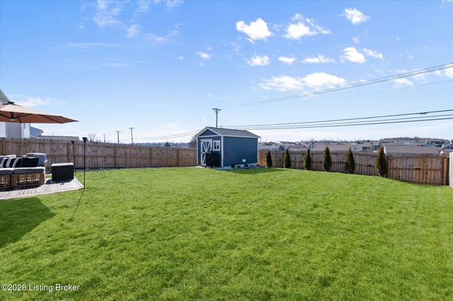 11118 Compass Ave, Louisville, KY 40229