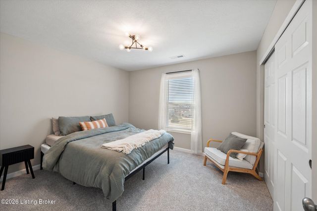 11118 Compass Ave, Louisville, KY 40229