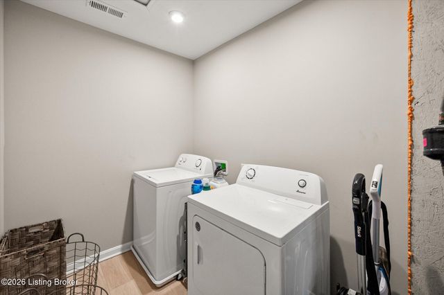 11118 Compass Ave, Louisville, KY 40229