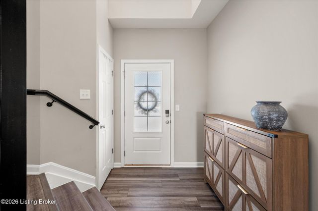 11118 Compass Ave, Louisville, KY 40229