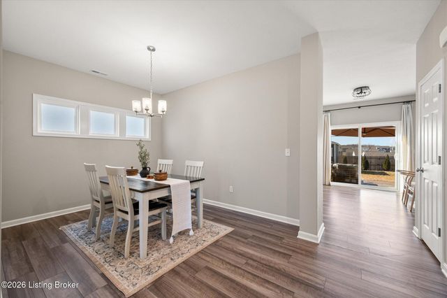 11118 Compass Ave, Louisville, KY 40229