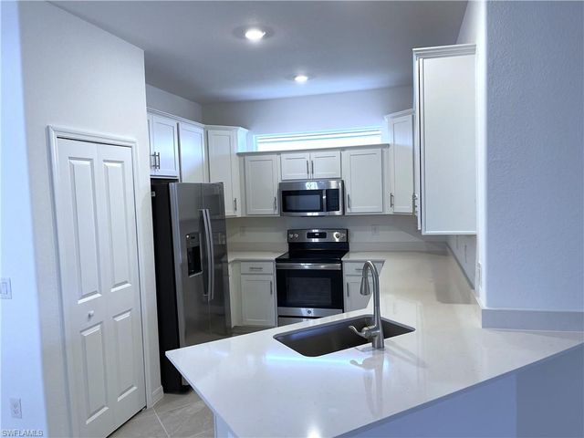 2184 Dragonfruit WAY, Naples, FL 34120