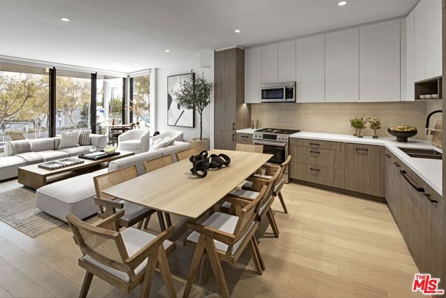 9001 Santa Monica Boulevard 206, West Hollywood, CA 90069