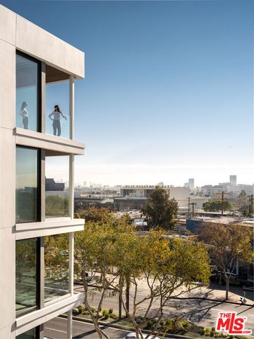 9001 Santa Monica Boulevard 206, West Hollywood, CA 90069