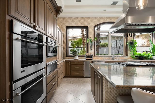 9325 Canyon Classic Drive, Las Vegas, NV 89144