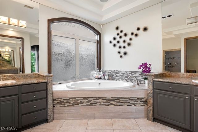 9325 Canyon Classic Drive, Las Vegas, NV 89144