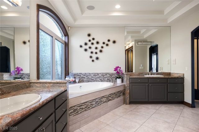 9325 Canyon Classic Drive, Las Vegas, NV 89144