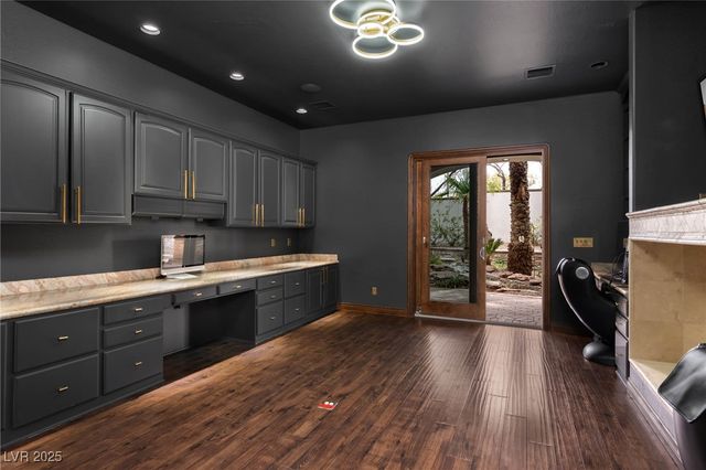 9325 Canyon Classic Drive, Las Vegas, NV 89144