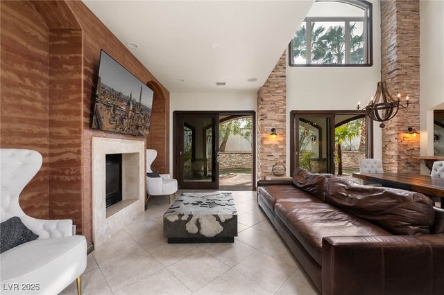 9325 Canyon Classic Drive, Las Vegas, NV 89144